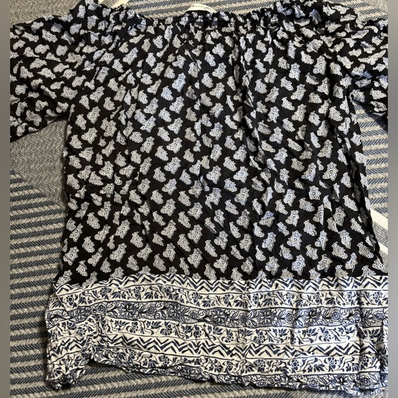 Beautiful Blue and White Flowy Long Sleeve Blouse - Picture 7 of 13